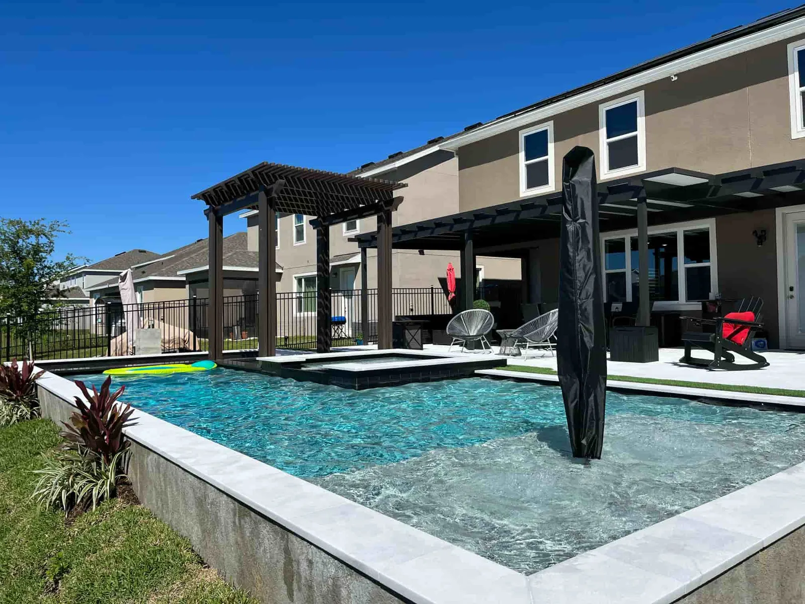 Architectural pool and spa detail designed by Grunit