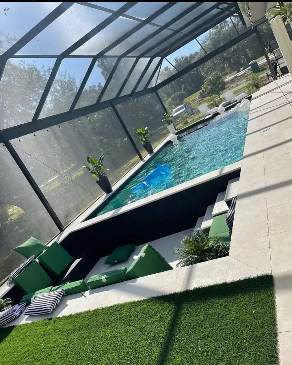 Lake Breeze Circle — featured view
