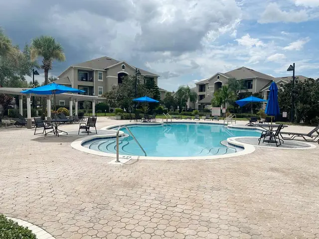 Courtney Landing photo 6