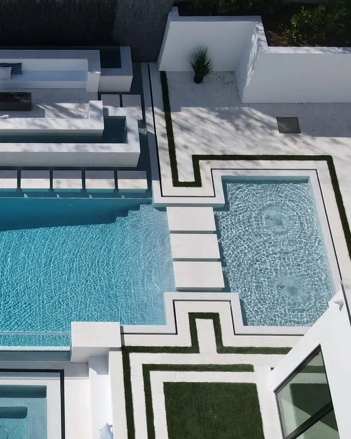 Custom pool and outdoor living by Grunit