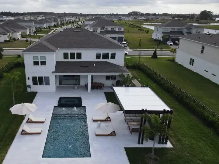 Luxury estate pool by Grunit — Chuluota